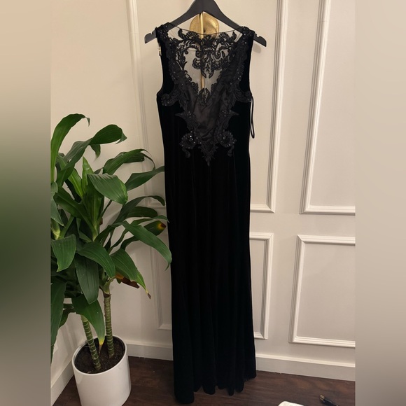 Theia Black velvet and Lace Evening Gown